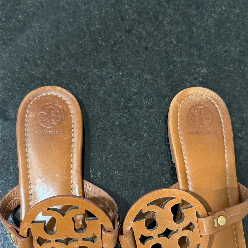 Tory Burch Miller Leather Logo Thong Sandals - Picture 9 of 12